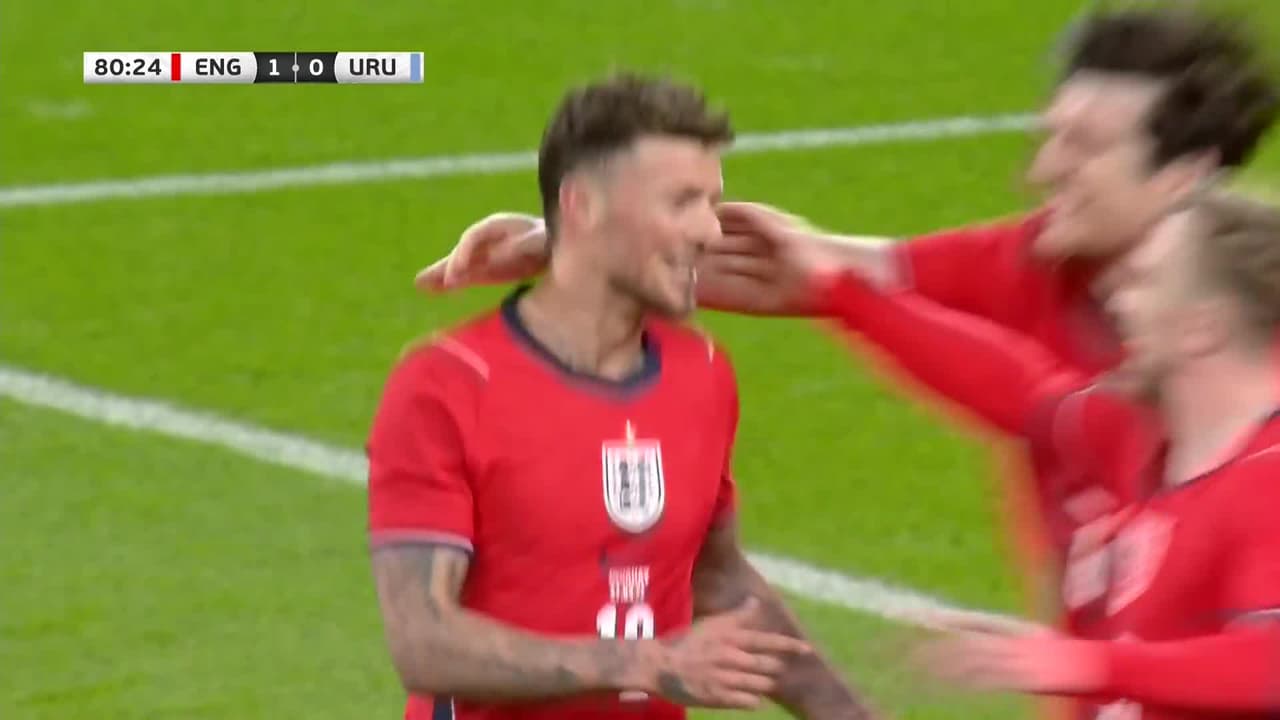 ¡Le queda la pelota a Ben White y adelanta a Inglaterra!