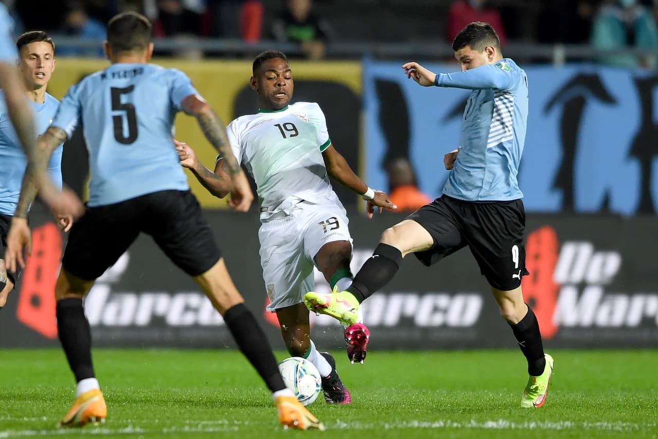 De Arrascaeta marcó un doblete que ayudó para que Uruguay se impusiera a Bolivia que apretó al final pero no le alcanzó.