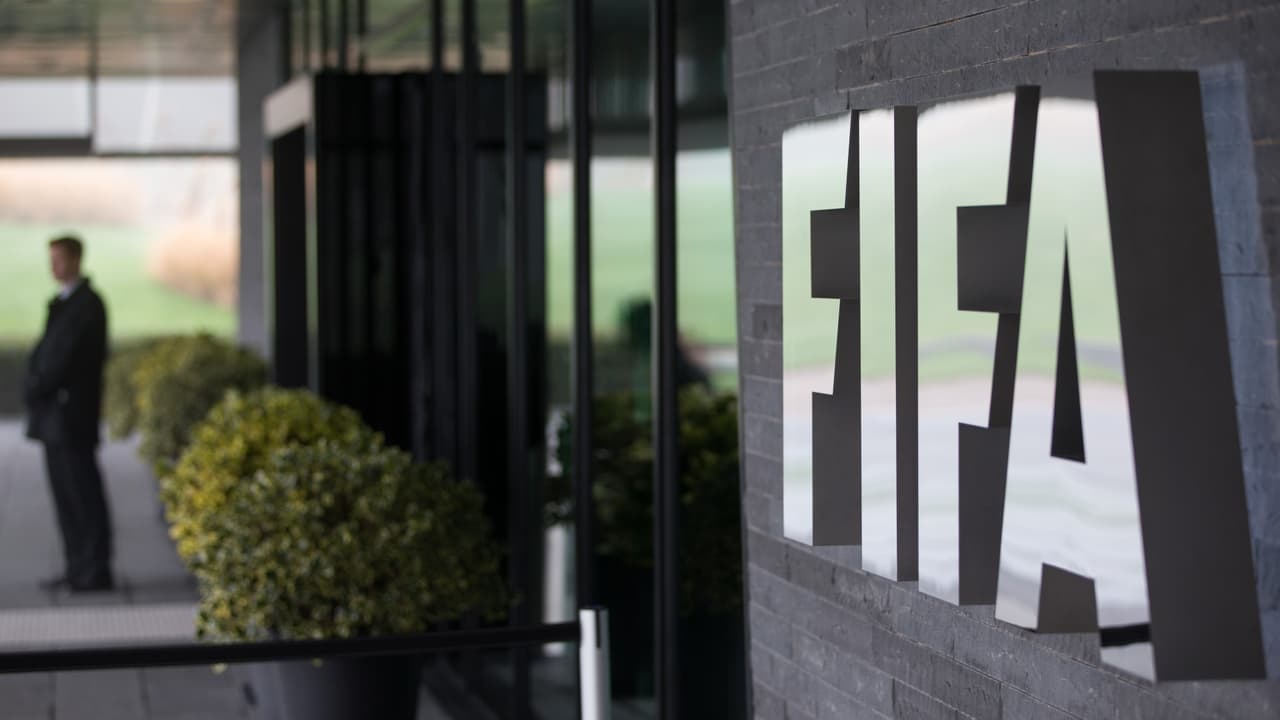 FIFA limitará las cesiones a jugadores a partir del verano