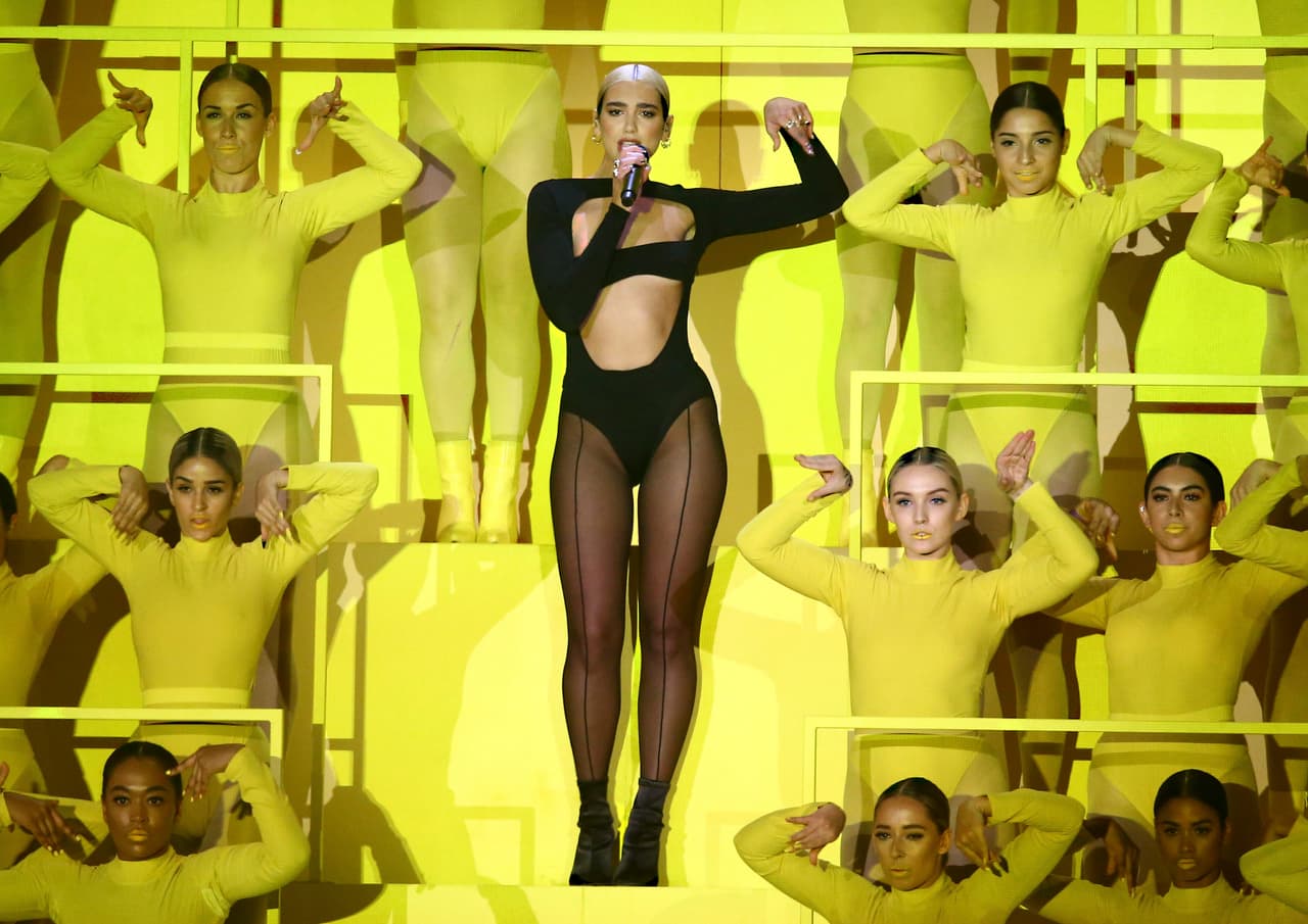 Así se ha presentado Dua Lipa durante su ascendente carrera musical.