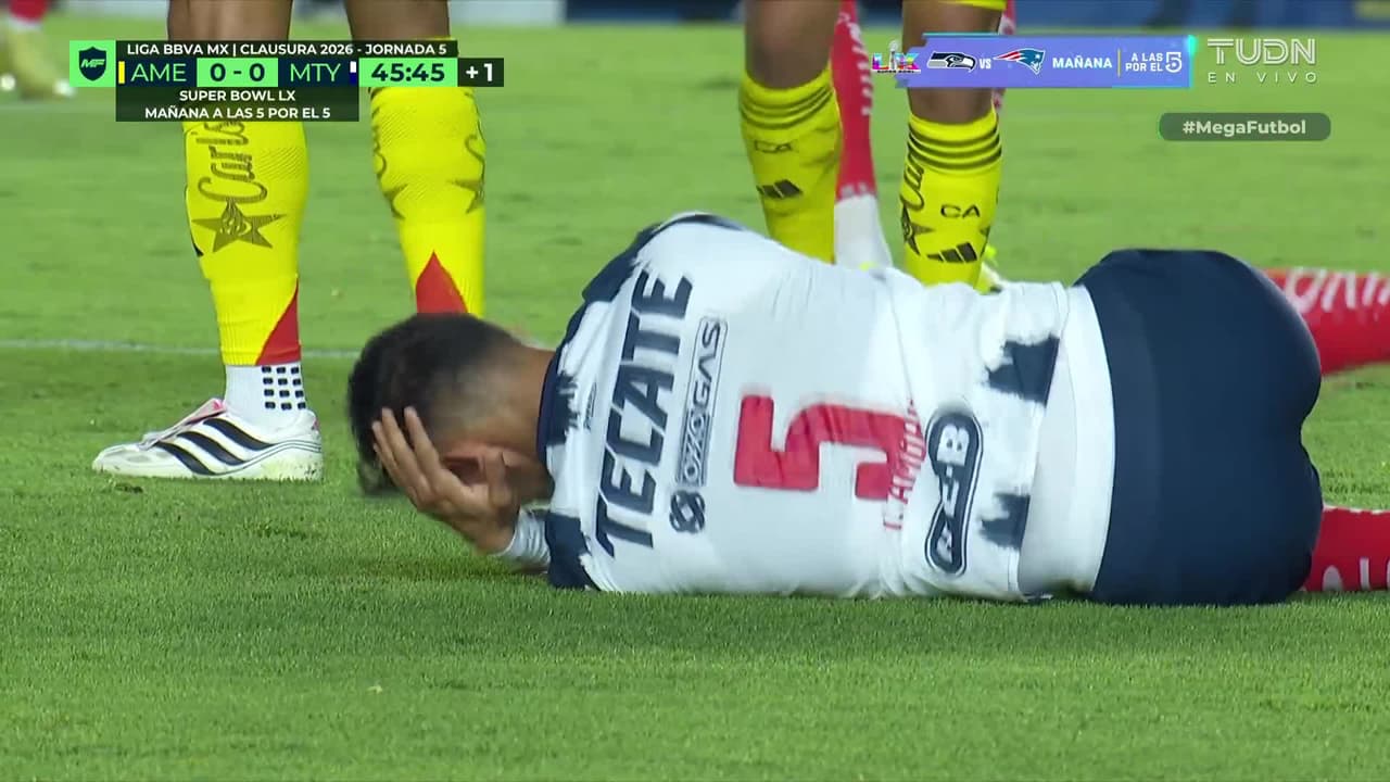 ¡Durísimo choque de cabezas! Dourado y Ambriz terminan en el cesped