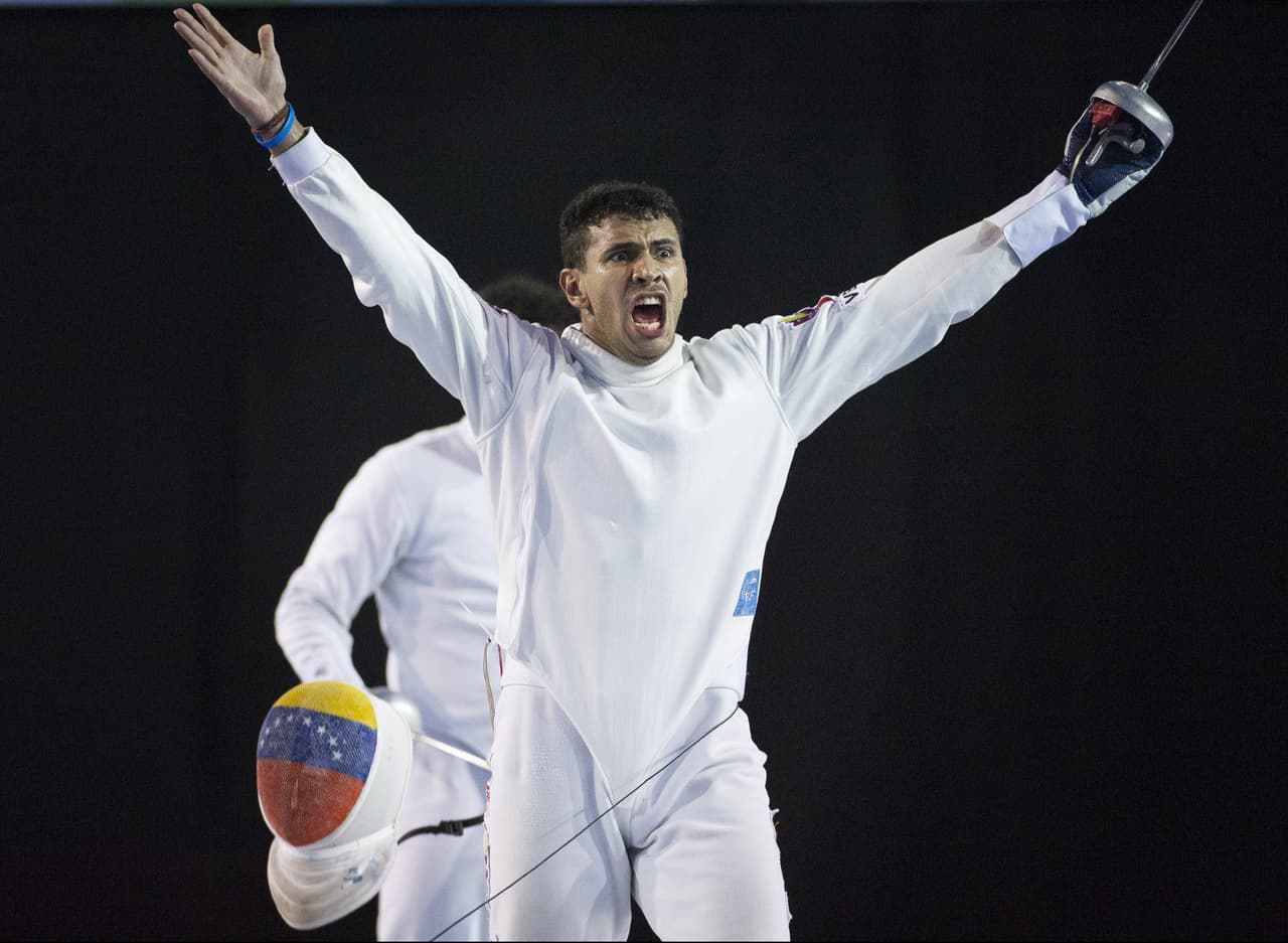 El esgrimista Rubén Limardo sorprendió al caer eliminado en la primera ronda a manos del egipcio Ayman Fayez.