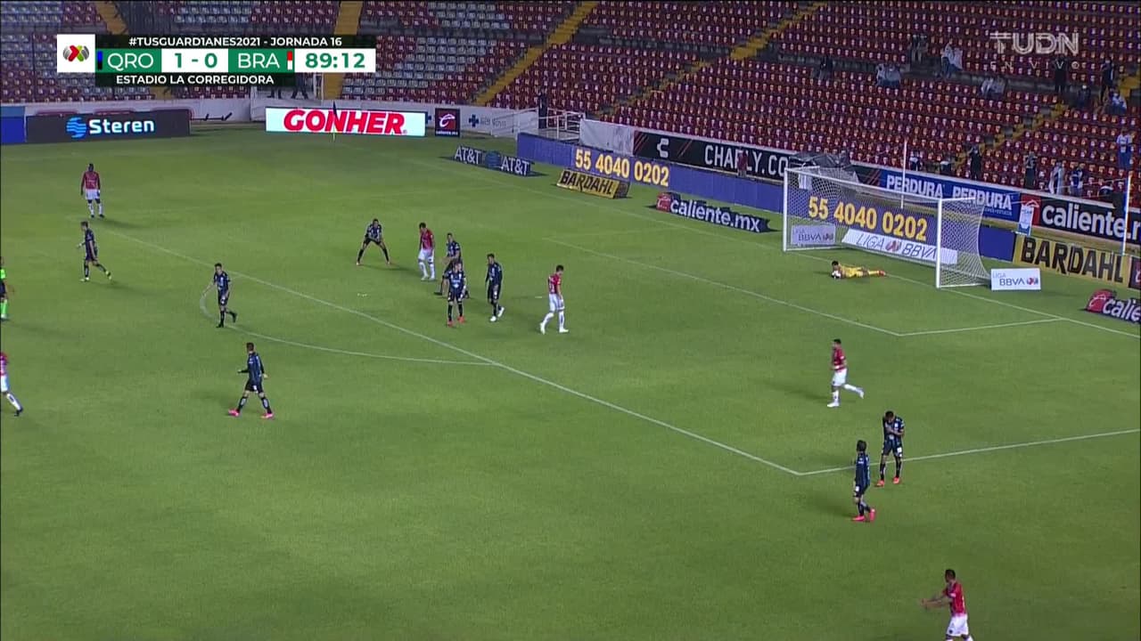 ¡TIRO ATAJADO! disparo por Brian Rubio.