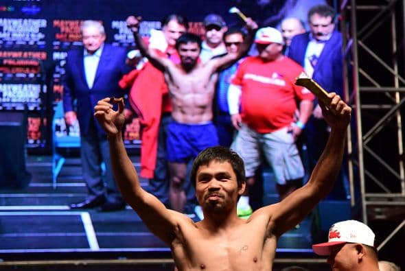 Las apuestas para la pelea están a favor de Mayweather 2-1, cuando se anunció la pelea estaban 3-1. Los apostadores, por otra parte, ven a Pacquiao con más chance de noquear.