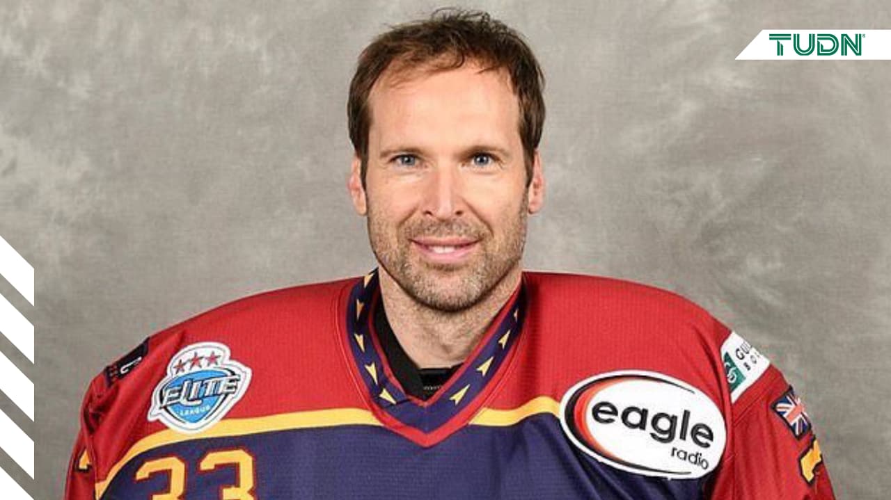 Petr Cech jugará con equipo inglés de hockey
