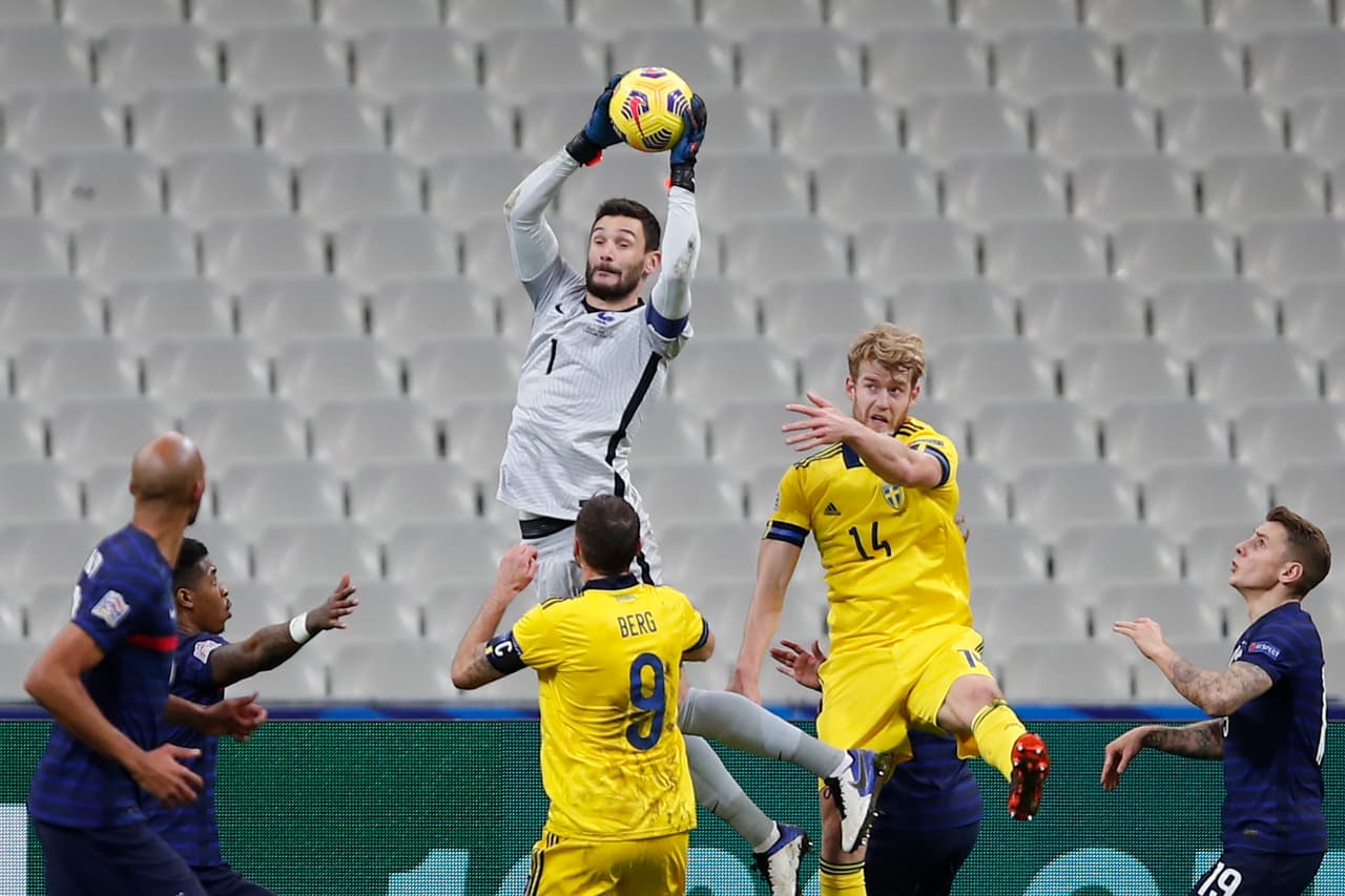 Giroud (16’, 59’), Pavard (36’) y Coman (90’+4’) marcaron por Francia; Claesson (4’) y Quaison (88’) hicieron los del descuento.