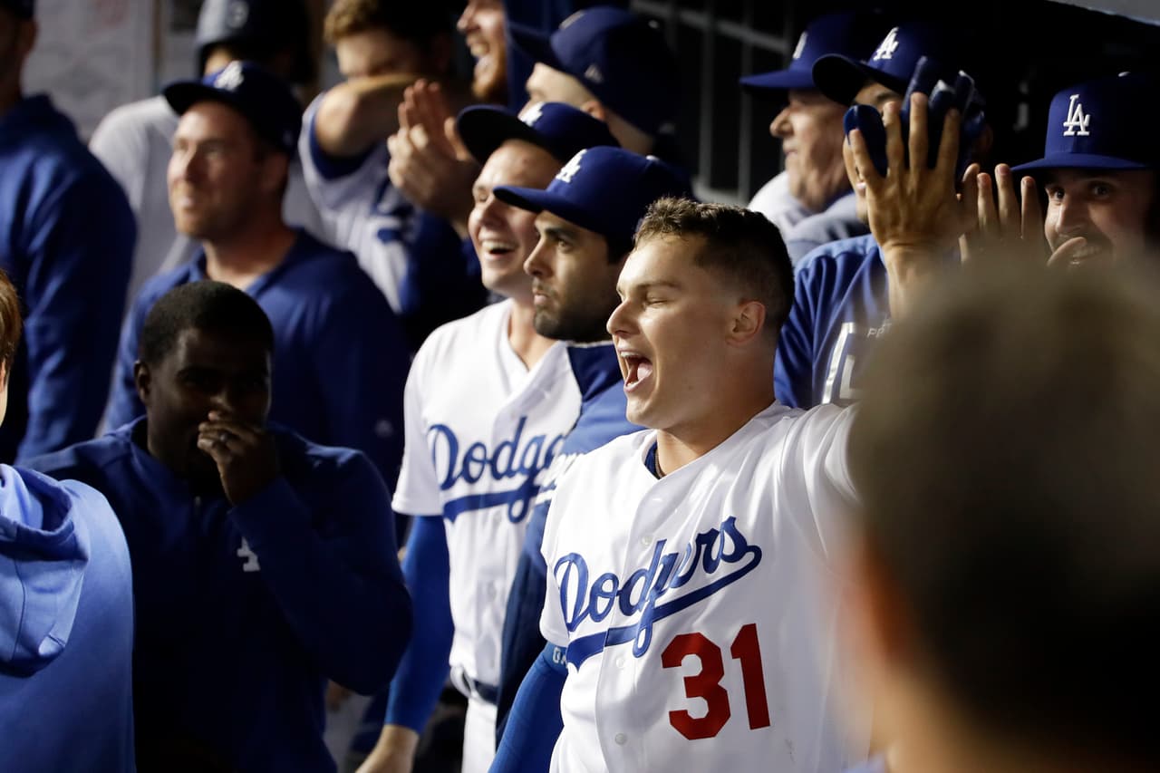 Los Dodgers se llevan el juego 1 de la Serie Divisional de la Liga Nacional 6-0 sobre los Nationals con un brillante pitcheo de Walker Buehler y una gran ofensiva liderada por Max Muncy.