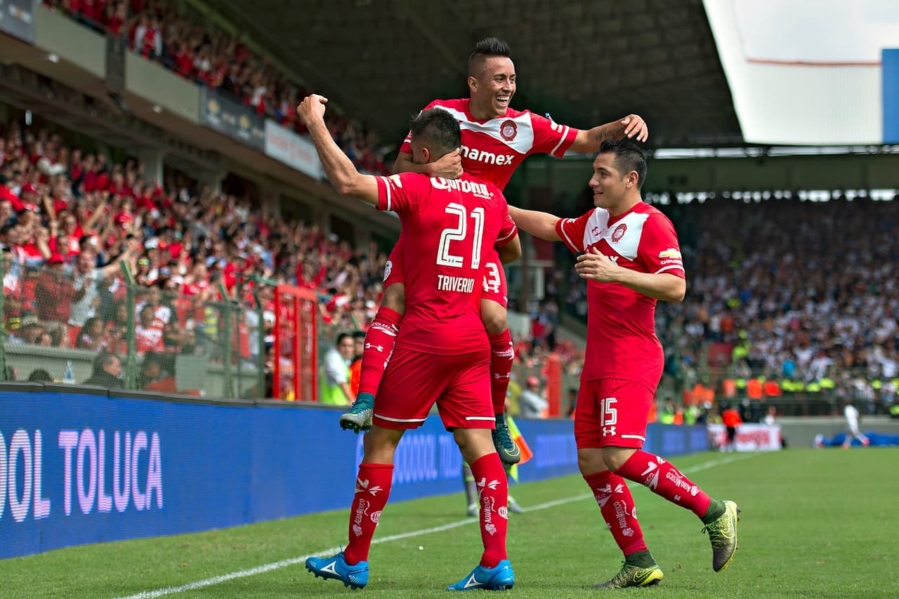 Toluca vs. Puebla: Los Diablos fueron una escuadra consistente tanto como local como visitante, en el Nemesio Diez acabaron con un récord de 5 ganados, 1 empatado y 2 perdidos; mientras que de gira ganaron 5, empataron 1 y perdieron 3.