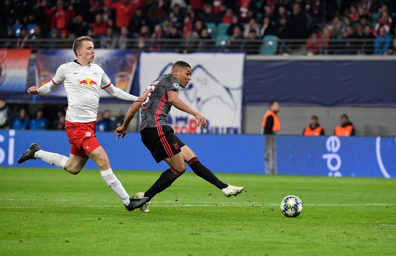RB Leipzig empata 2-2 con el Benfica; para los visitantes marcaron Pizzi y Vinícius, Forsberg hizo doblete al final del partido para rescatar el empate.