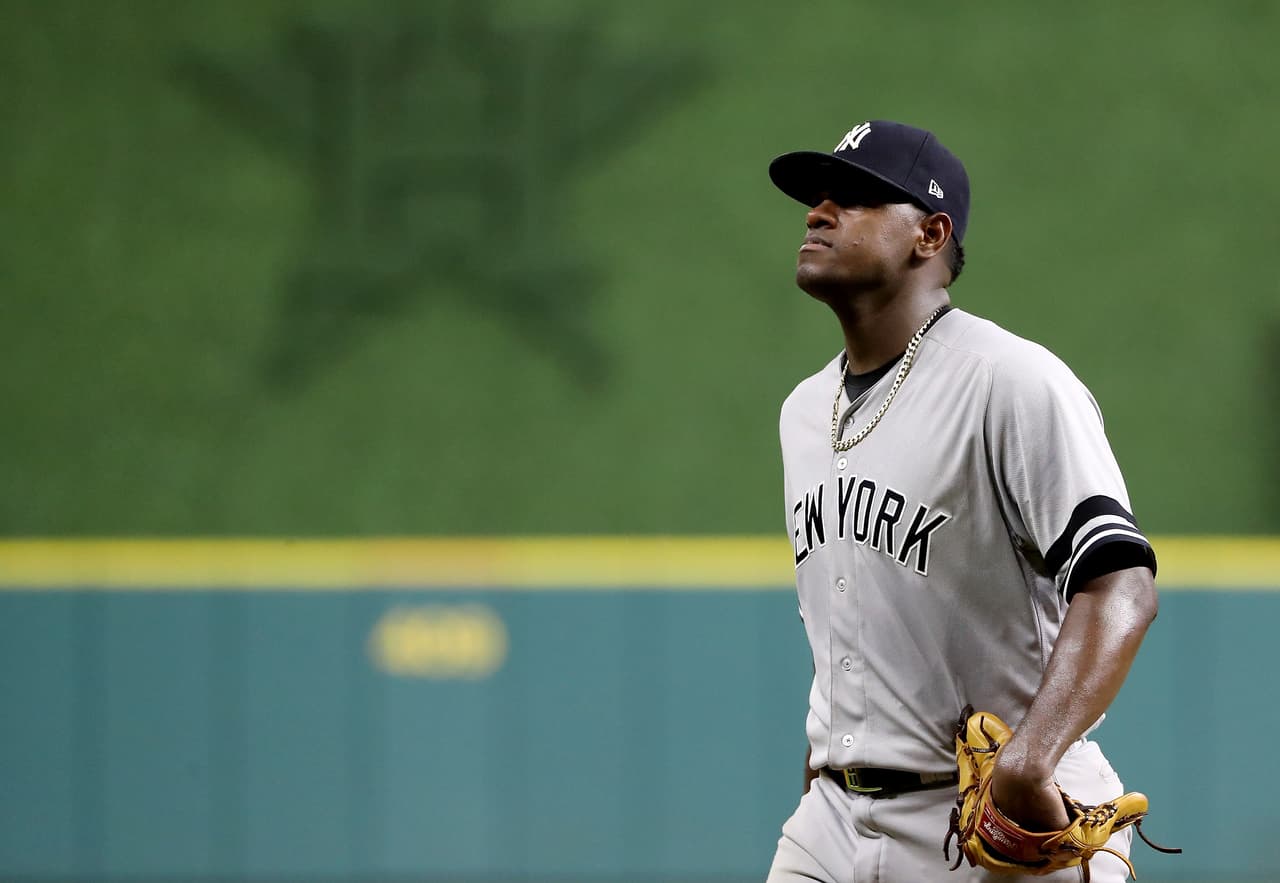 Luis Severino fue el pitcher derrotado por los Yankees. El serpentinero trabajó durante 4.2 entradas en las que permitió 3 carreras limpias, desventaja de la cual jamás lograron recuperarse los Mulos de Manhattan.