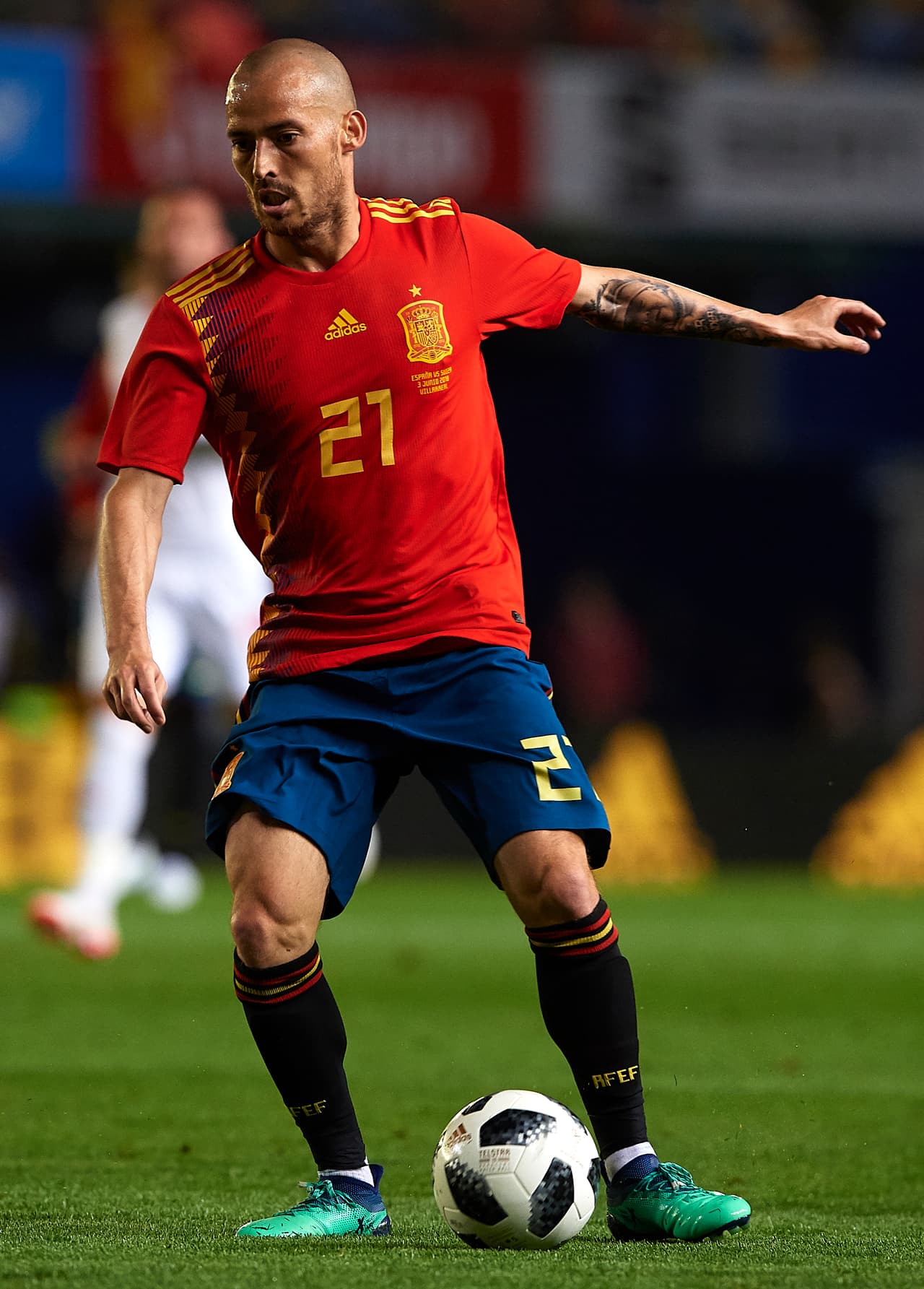 <b>David Silva</b>: 
<b>17 millones de dólares</b>. Es volante de la Selección de España y juega con el Manchester City de Inglaterra.