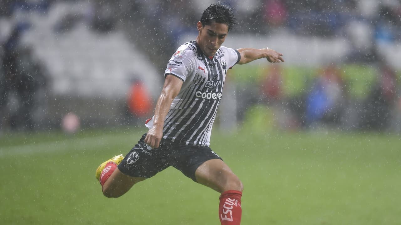 Erick Aguirre se suma a las bajas de Rayados para el partido ante Bravos