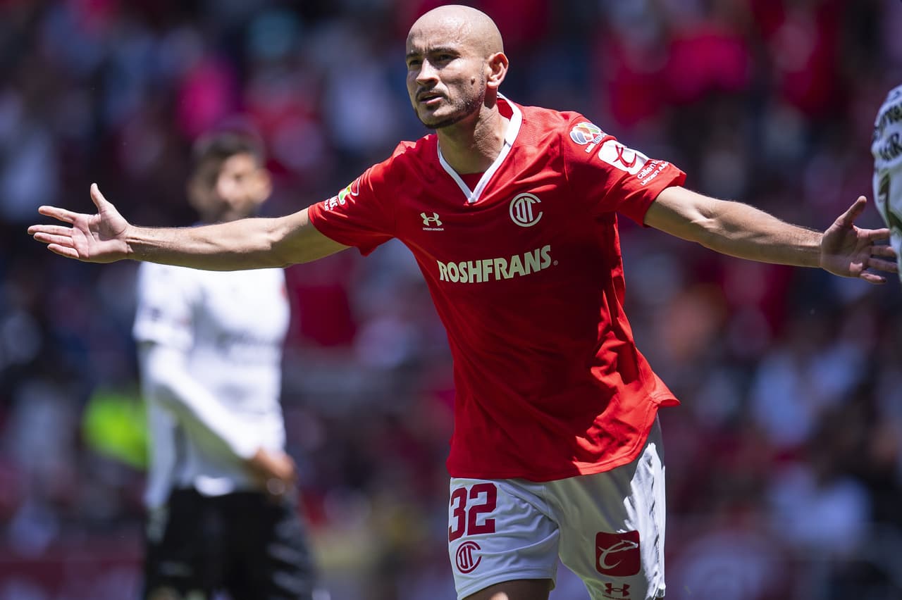 Toluca vino de atrás para vencer a los Xolos con goles de Carlos González, Jean Meneses y Camilo Sanvezzo.