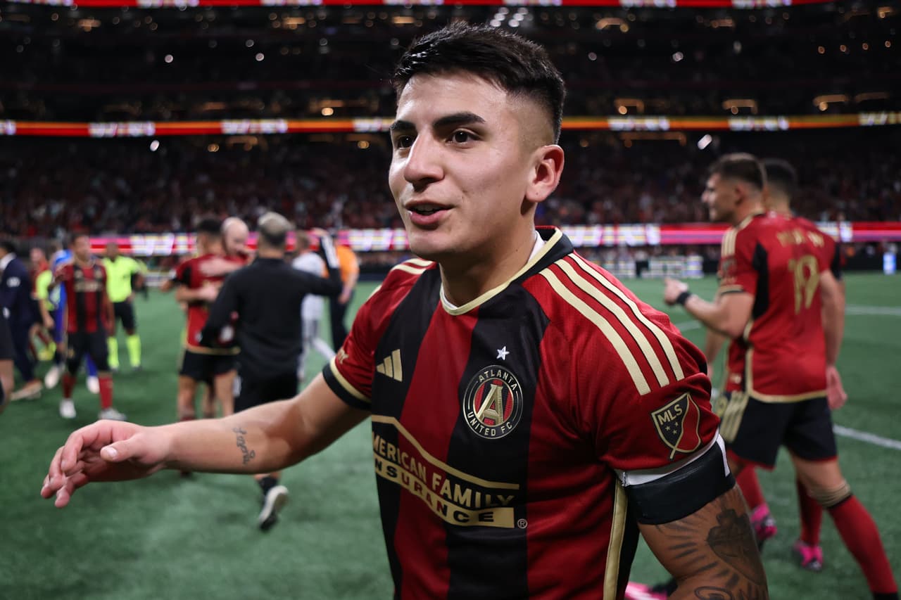 ¿"Ho Visto Thiago Almada"? Vinculan a la estrella de Atlanta con Napoli