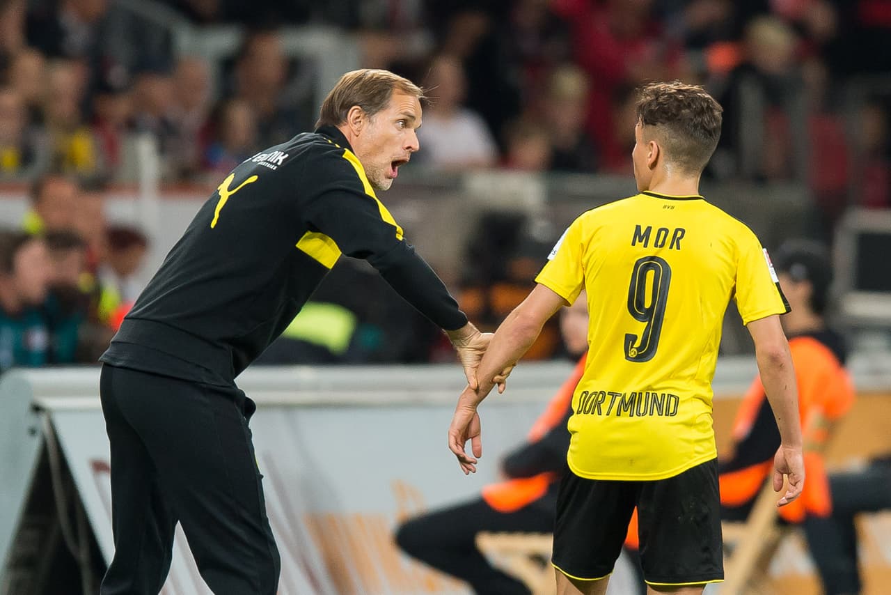 Sin embargo, su carácter inmaduro y explosivo pronto comenzó a causar problemas.