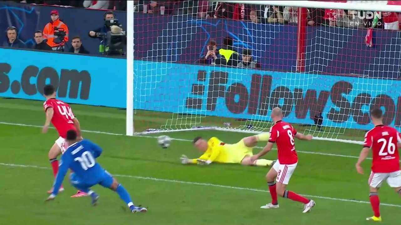 ¡Atajada enferma de Trubin! El portero ucraniano está en plan grande