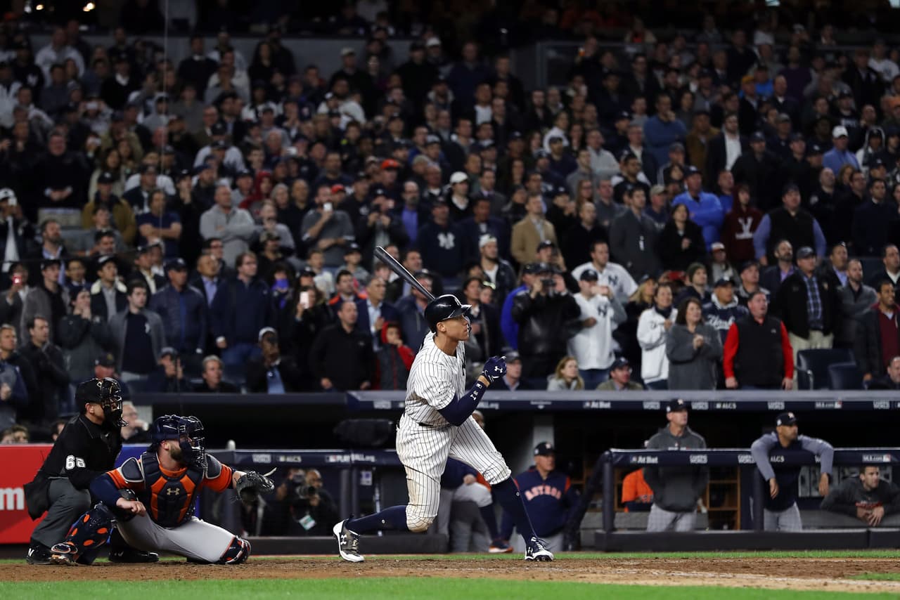 Con este batazo de 4 esquinas de Aaron Judge en la séptima entrada los Yankees pusieron la voz de ataque y comenzaron una nueva remontada épica.