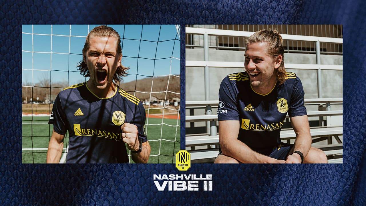 La camiseta también incluye una etiqueta con la imagen del estado de Tennessee en la esquina inferior izquierda.
<br>