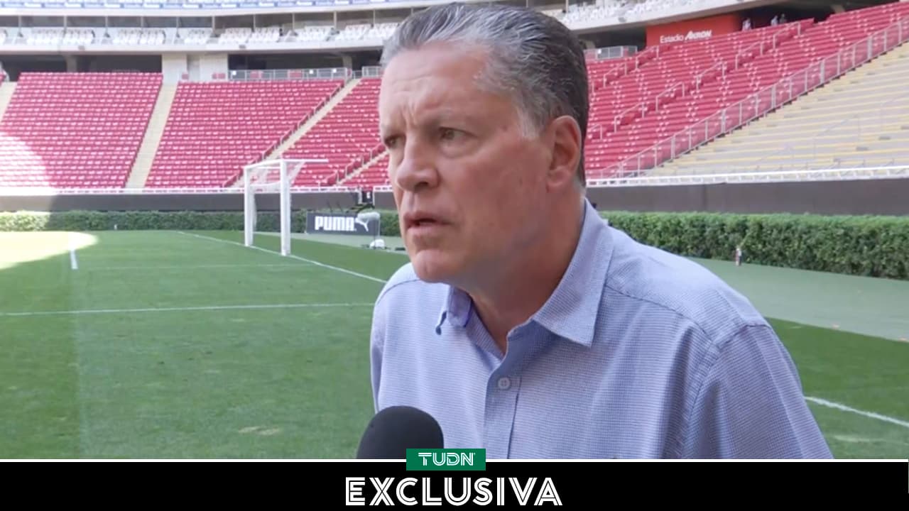 Ricardo Peláez señala que arbitraje perjudica a Chivas en Liga MX