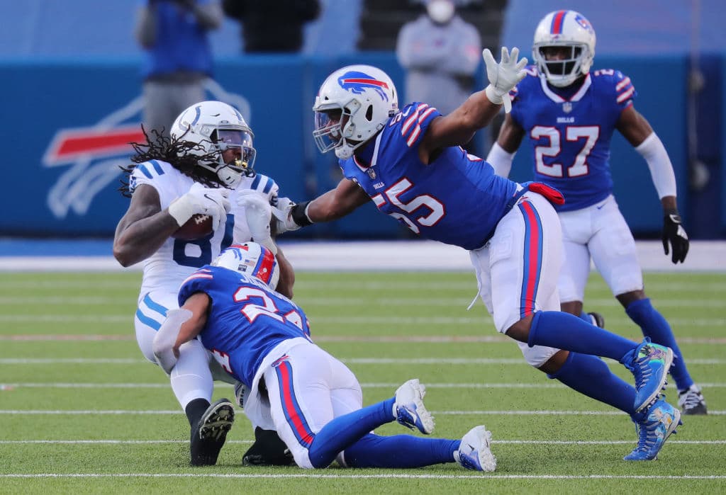 Es el primer triunfo de los Buffalo Bills en postemporada desde 1995. | Philip Rivers y los de Indianapolis estuvieron cerca de empatar el juego en los últimos minutos del dramático juego. Los Buffalo Bills dominaron el marcador todo el partido para finalizar 27-24.