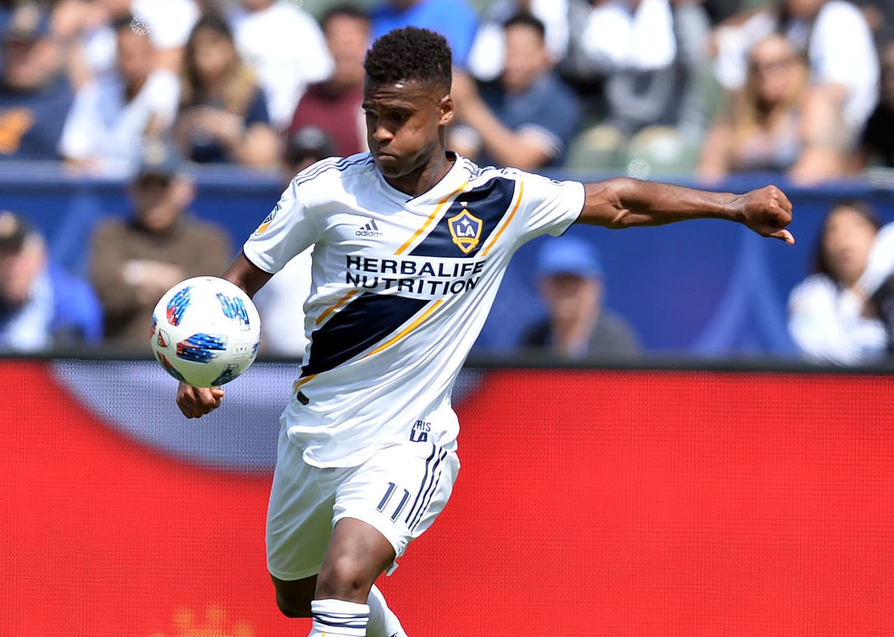 Hay Ola Kamara para rato en LA Galaxy.
