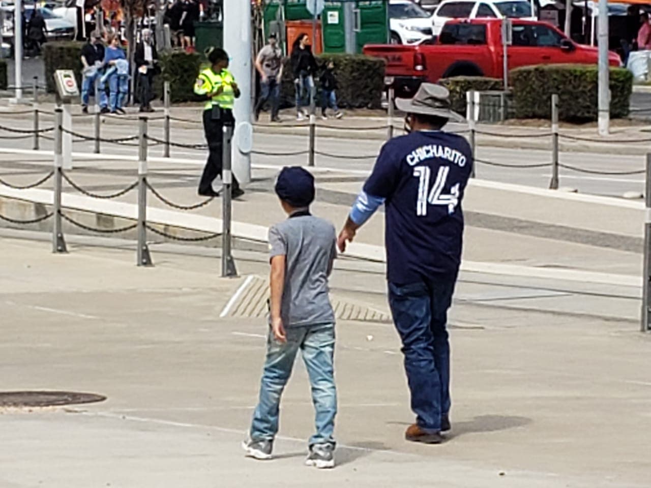 Los aficionados del Galaxy invaden Houston para ver el debut del fichaje estrella, Javier Hernández.