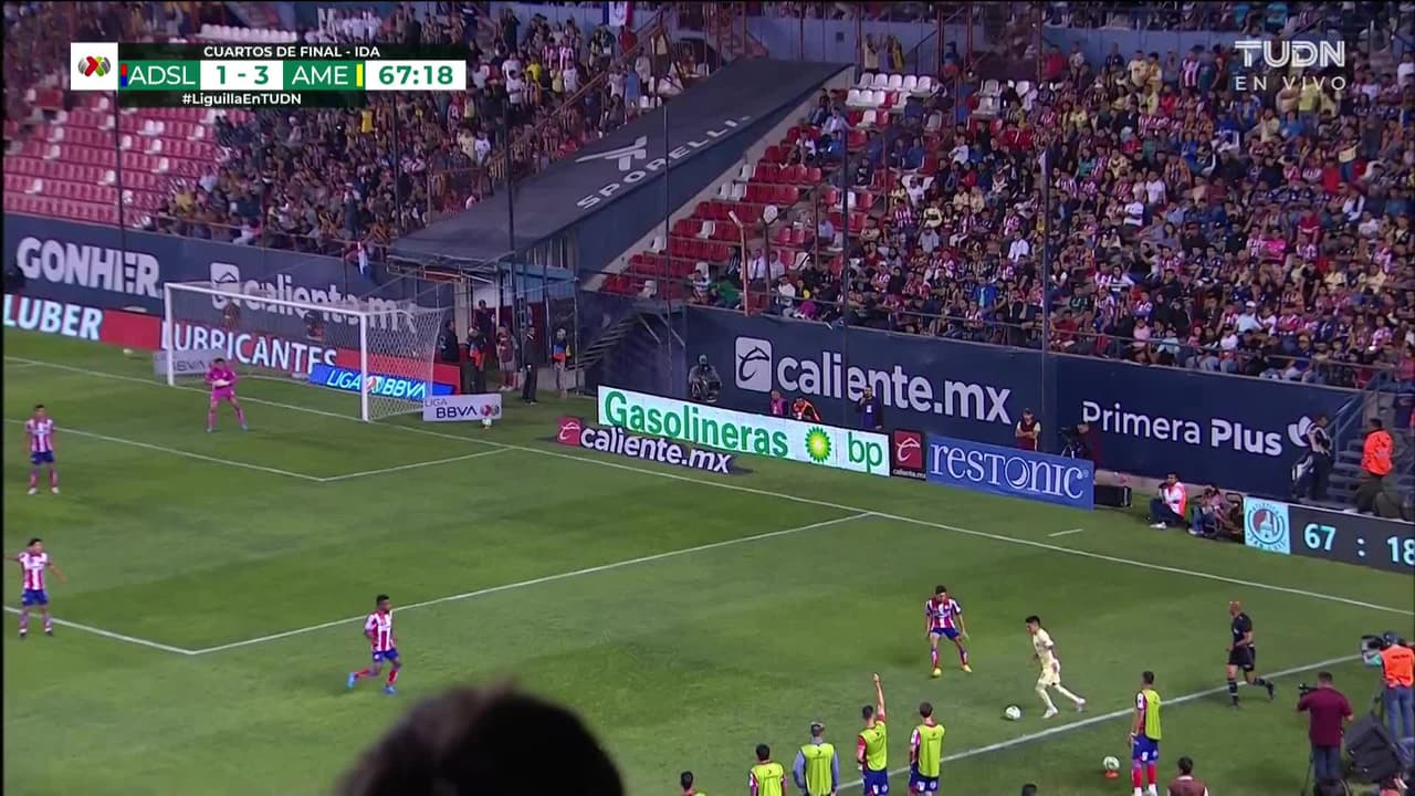 ¡TIRO ATAJADO! disparo por Diego Valdés.