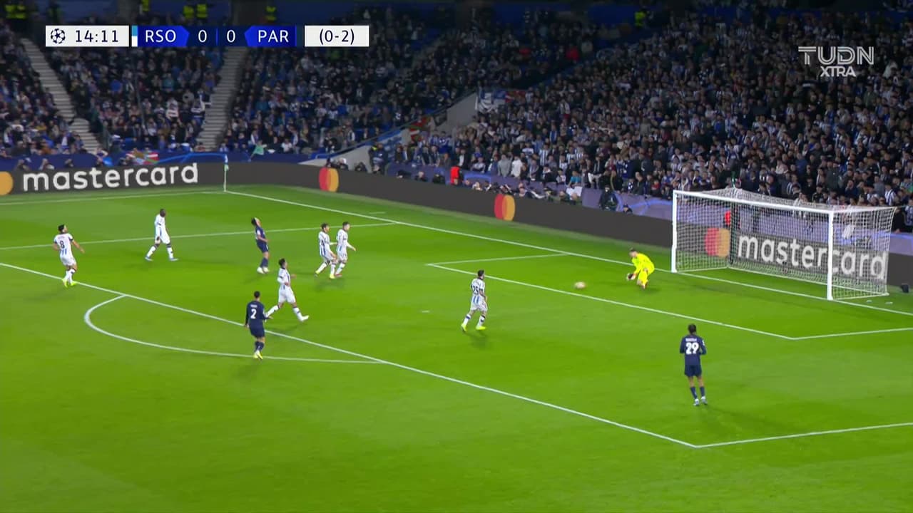 ¡TIRO ATAJADO! disparo por Warren Zaïre-Emery.