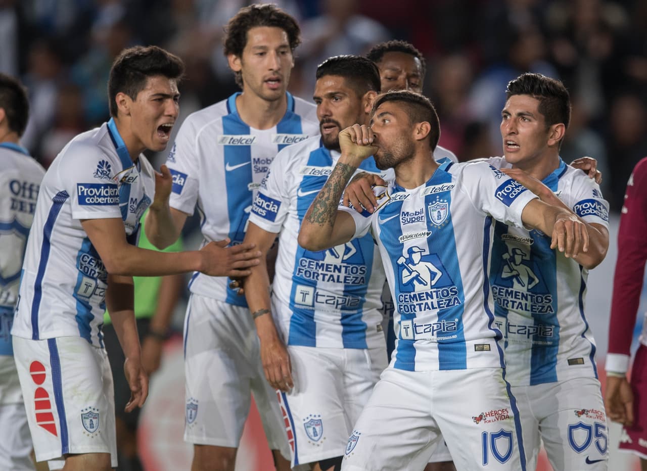 No terminaba aún la celebración del primer tanto cuando en el 32 Urretavizcaya se sacudió a tres defensores y remató de zurda para ampliar la ventaja.