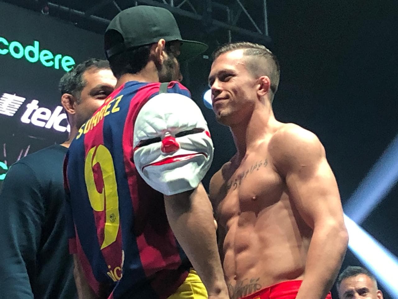 La ceremonia con la 'romana' legitimó el programa de peleadores que se enfrenta este sábado en la noche.