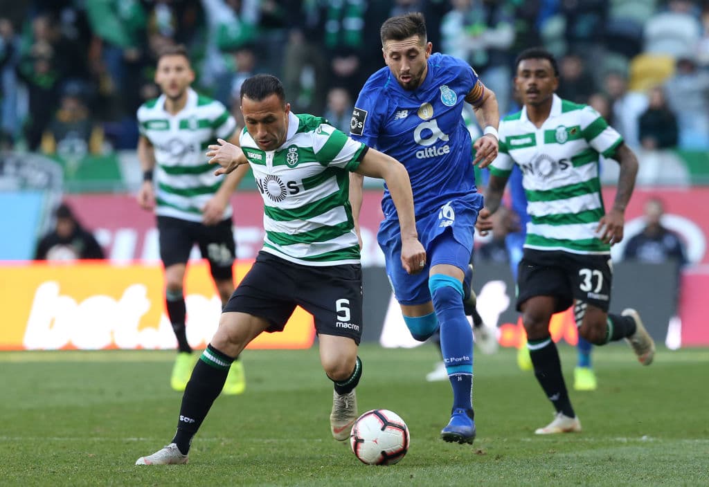 El mexicano Héctor Herrera jugó los 90 minutos de este intenso partido ante sus acérrimos rivales de la capital de Portugal.