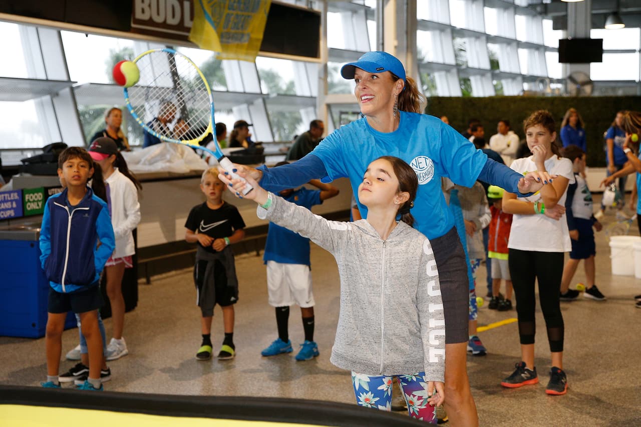La rumana Simona Halep (2 de la clasificación WTA), la británica Johanna Konta, el australiano John Millman y el estadounidense Frances Tiafoe compartieron con los niños en el Kids Day, previo al comienzo del Miami Open, segundo Masters 1.000 del calendario de tenis.