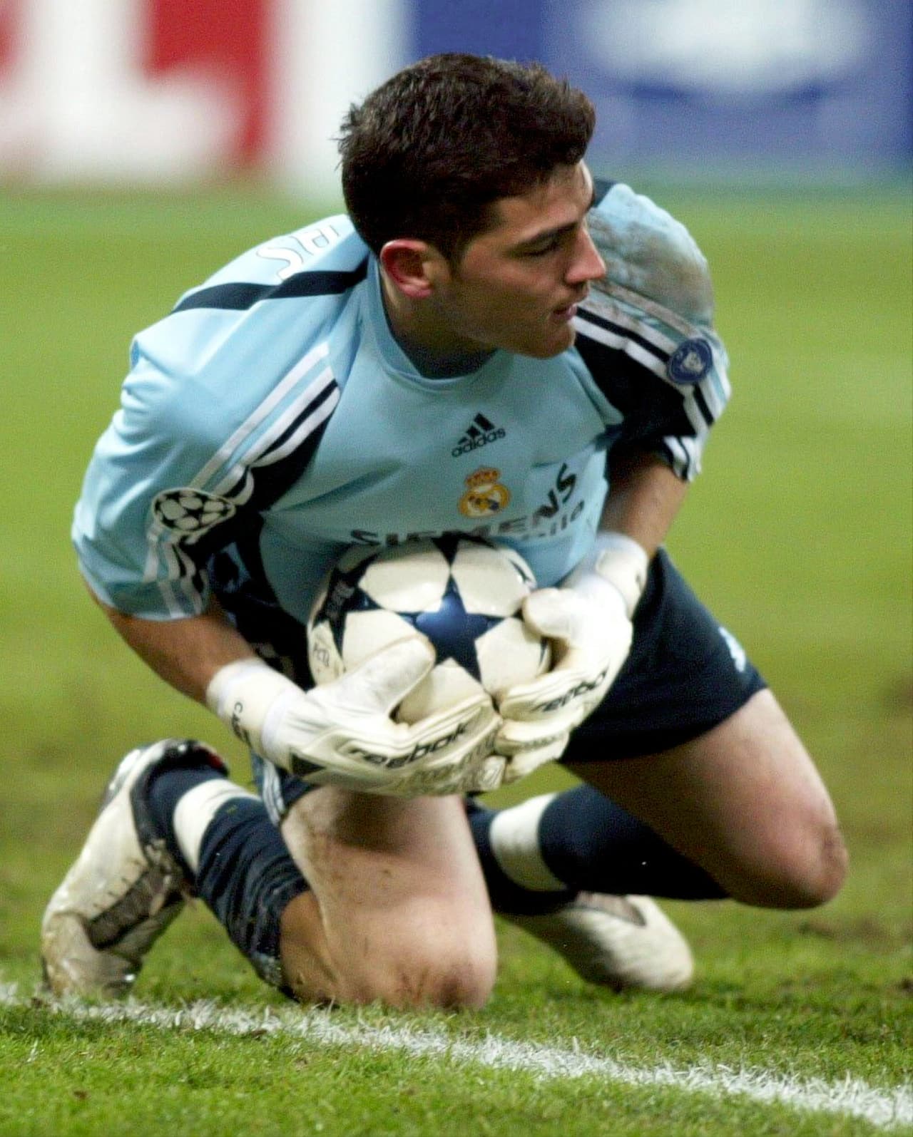 2003-2004: cayó en cuartos de final contra Mónaco, víctima de su excompañero y compatriota Fernando Morientes.