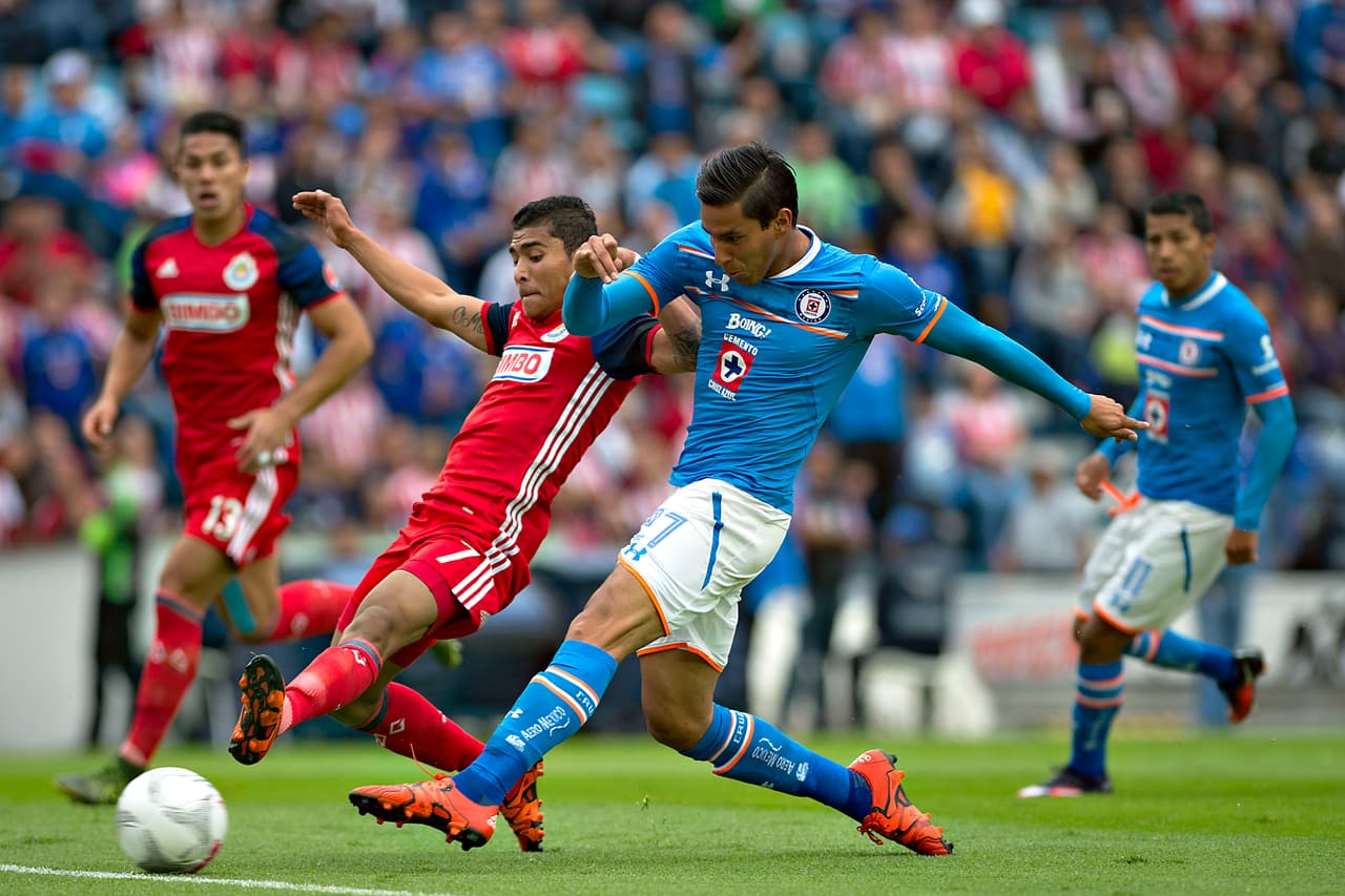 Orbelín Pineda, Chivas.- De héroe a Villano, el jugador del Rebaño Sagrado logró anotar el gol que le daba la victoria temporal al equipo de Guadalajara, pero minutos más tarde, perdió un balón en mediocampo que agarró mal parado a su equipo que terminó siendo el empate para el Cruz Azul.