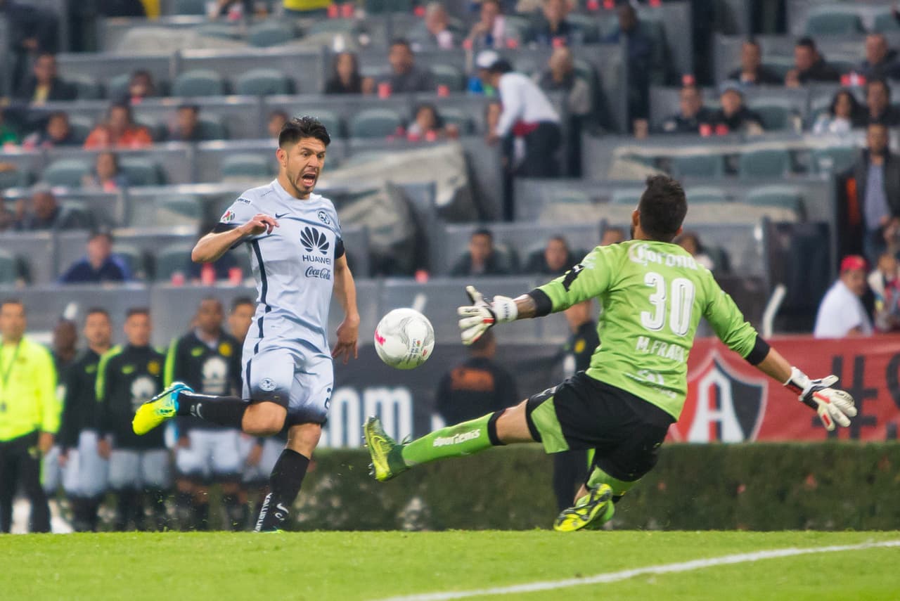 Miguel Ángel Fragoso, Atlas.- El arquero del atlas no pudo detener los ataques del equipo americanista en la derrota por tres goles en el estadio Jalisco.