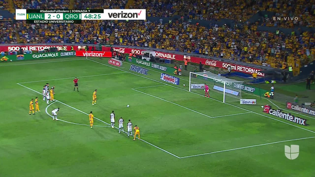 ¡GOL!  anota para Tigres. André-Pierre Gignac