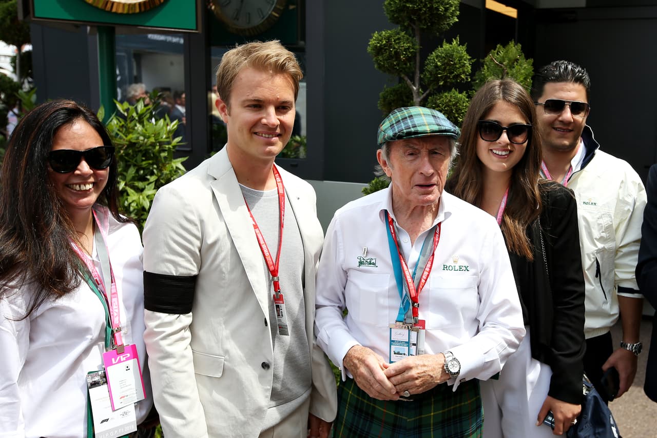 El alemán Nico Rosberg y el británico Sir Jackie Stewart, excampeones de Fórmula 1, estuvieron en la jornada.