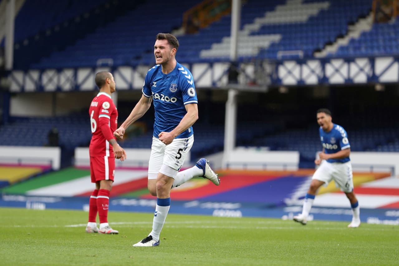 Sadio Mané (3’) abrió el marcador y Michael Keane (19’) empató el marcador. Mohamed Salah (72’) volvió la ventaja a los visitantes, pero Calvert-Lewin (81’) volvió a igualar los cartones. Richarlison (90’) salió expulsado en la recta final y James Rodríguez jugó todo el encuentro.