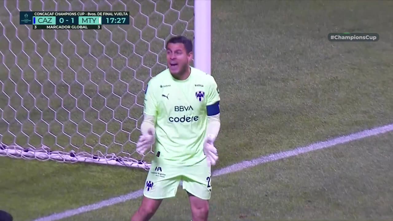 ¡Tienes que ver el atajadón del Mochis que le quita un golazo a Nico Ibañez!