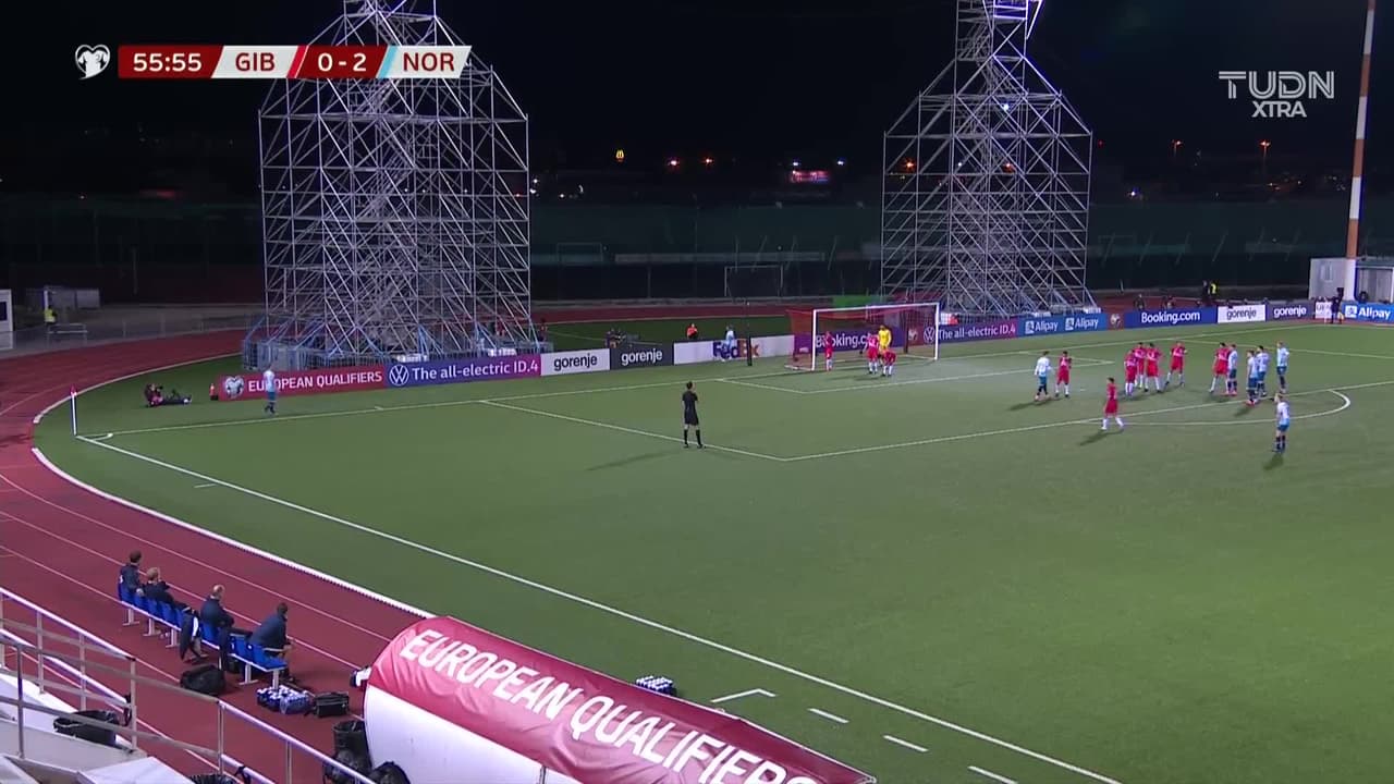 ¡GOL!  anota para Noruega. Jonas Svensson