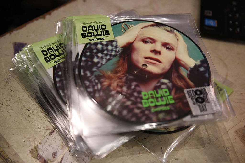 Con Iman, Bowie tuvo su segundo hijo, Alexandria "Lexi" Jones, quien nació en la ciudad de Nueva York el 15 de agosto de 2000.