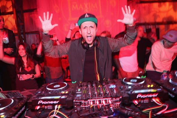 Modelos, personalidades, estrellas y jugadores en la celebración más sexy, la fiesta Maxim en la semana previa al Super Bowl.