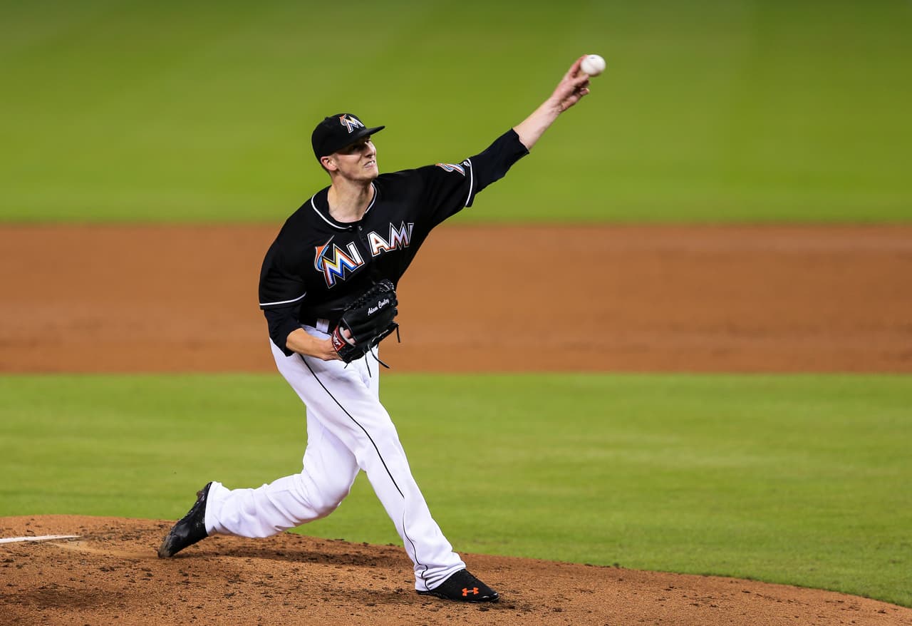 Tras el homenaje que recibió José Fernández, el juego comenzó y apenas en la primera entrada ocurrió algo fenomenal.