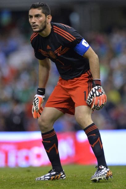 Equipo Copa América: El portero, presumiblemente, sería José de Jesús Corona, pero su gran nivel podría hacer cambiar de opinión al técnico del Tri en cualquier momento e invertir las cosas. De cualquier manera, no sufrirá México en esa posición.