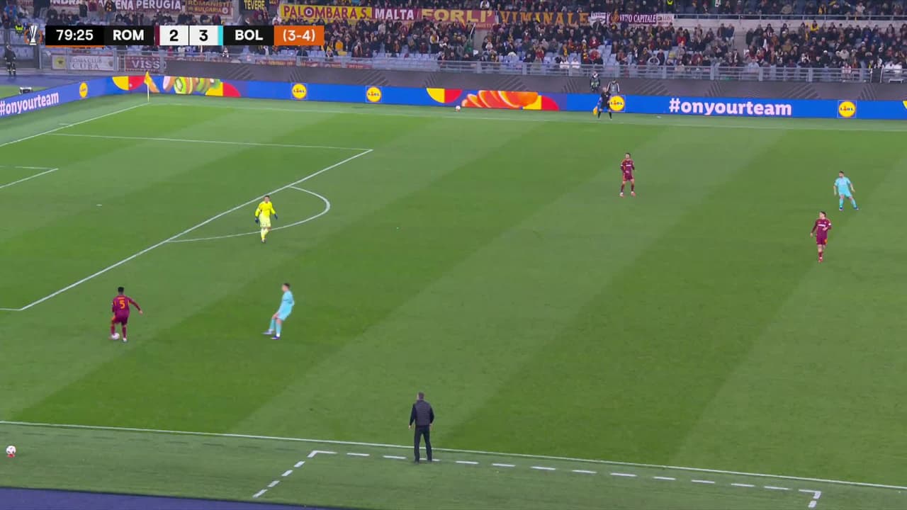 ¡GOL!  anota para AS Roma. Lorenzo Pellegrini