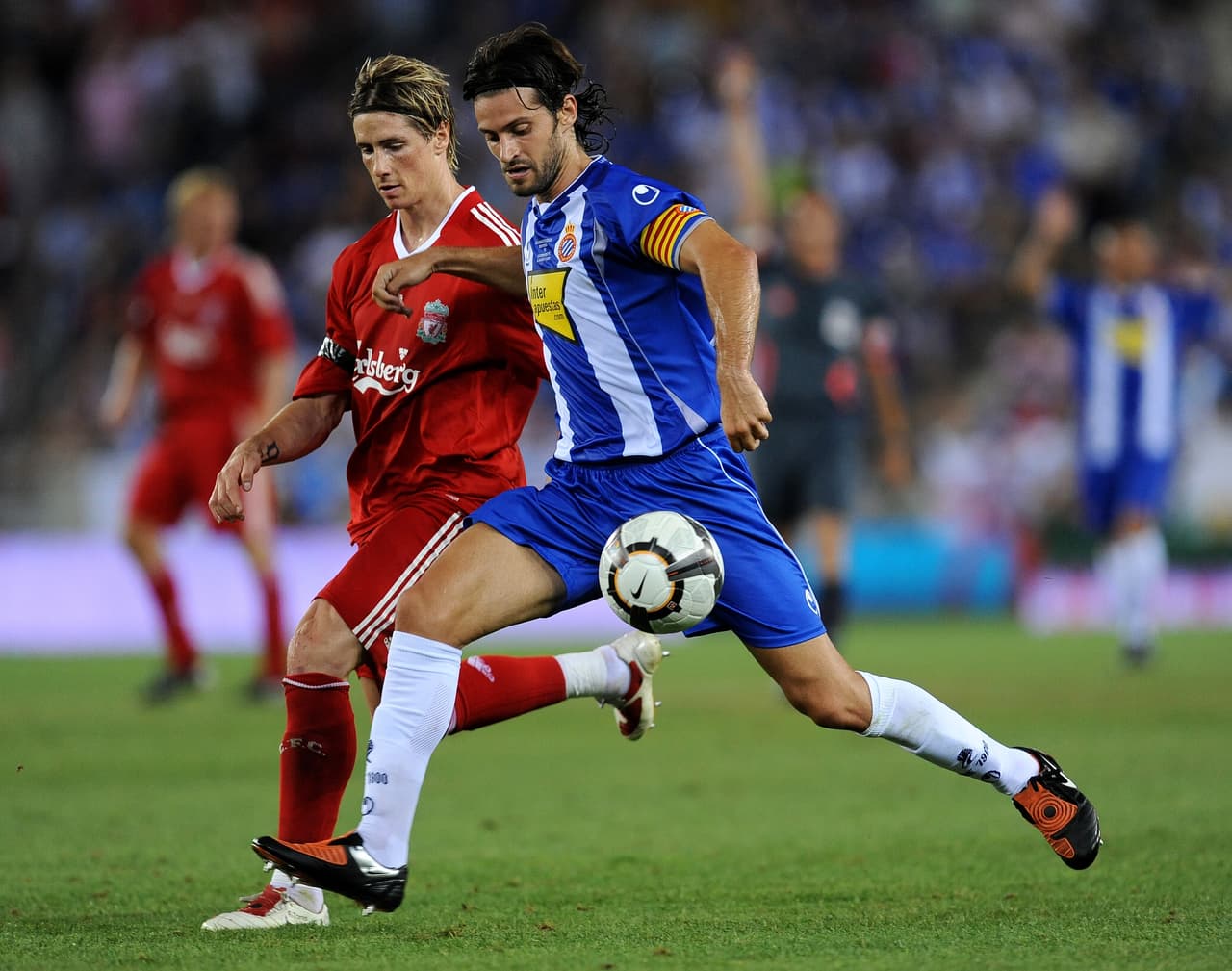 'Dani' Jarque era defensa central del Espanyol y murió a sus 26 años. Estaba en su hotel cuando se desplomó mientras conversaba con su novia.