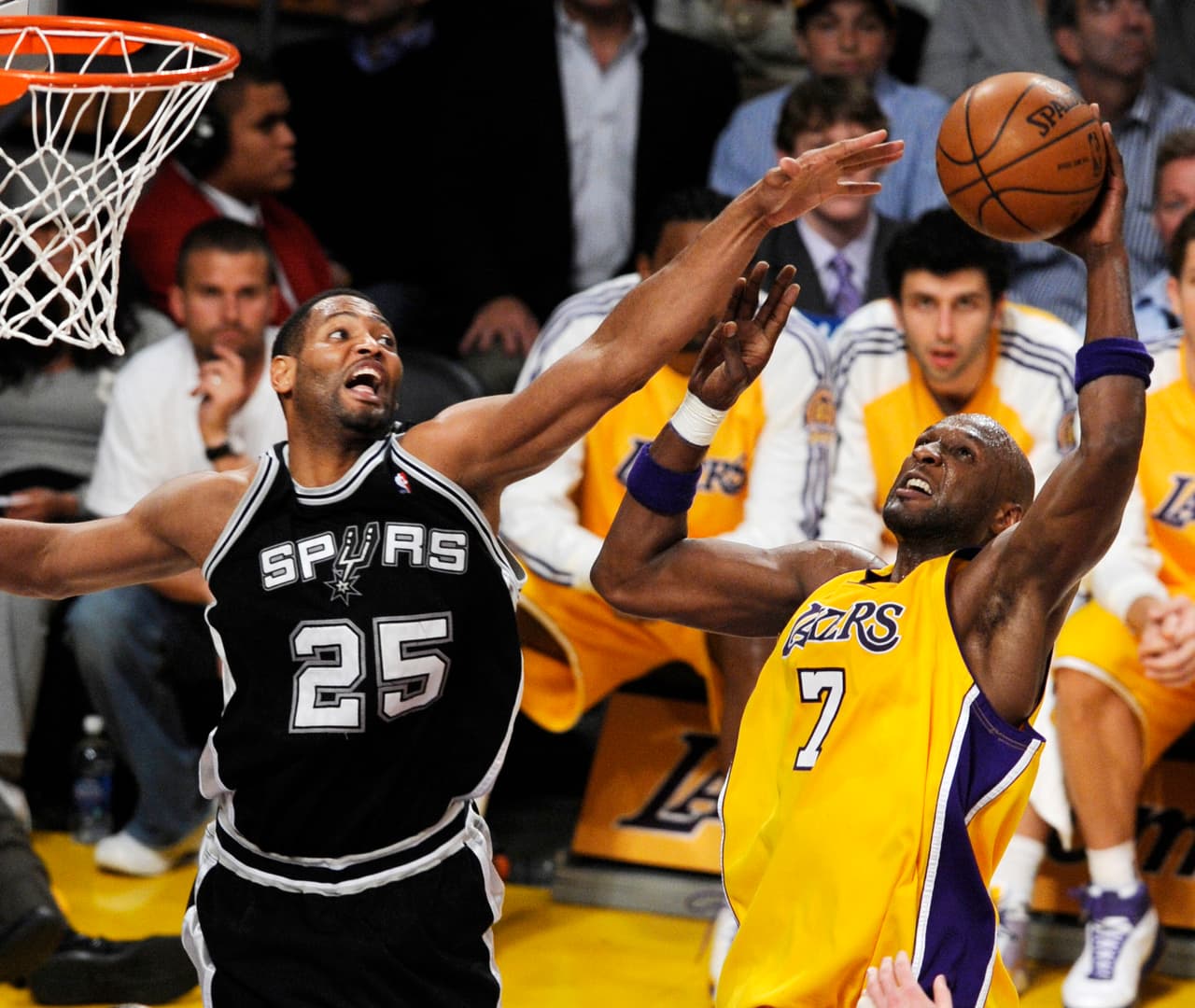 El exjugador de los Spurs, Lakers, Suns y Rockets, dio su punto de vista de las estrellas que hoy brillan en las duelas.