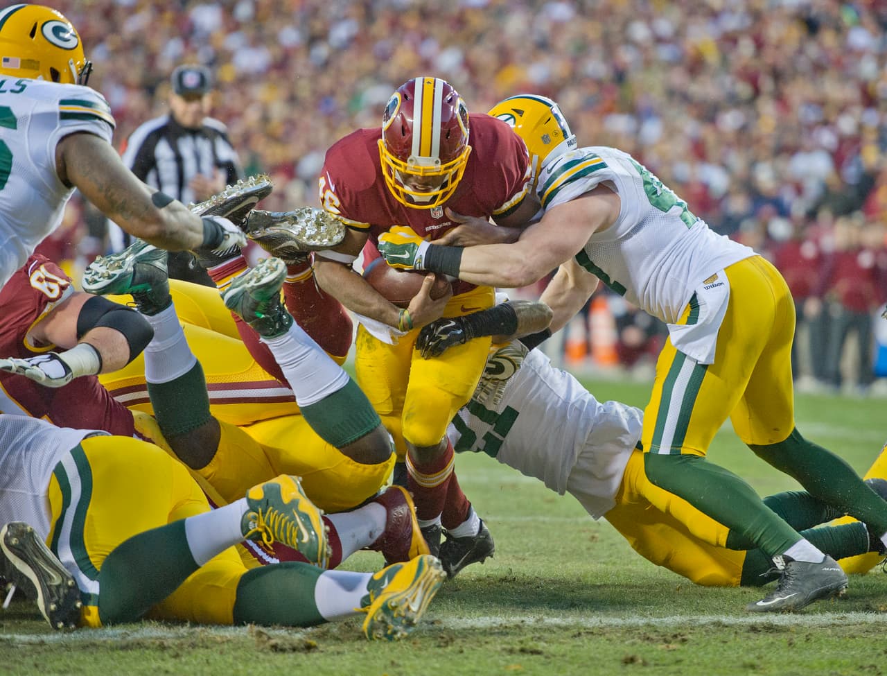 ALFRED MORRIS. Corredor, Washington Redskins. Dejó de ser el corredor estelar y tuvo que darle paso al novato Matt Jones quien peleará en 2016 por la titularidad. Por lo tanto es posible que Morris busque nuevo equipo donde encuentre impulso. En 2015 apenas acumuló 751 yardas y solo anotó touchdown una vez.