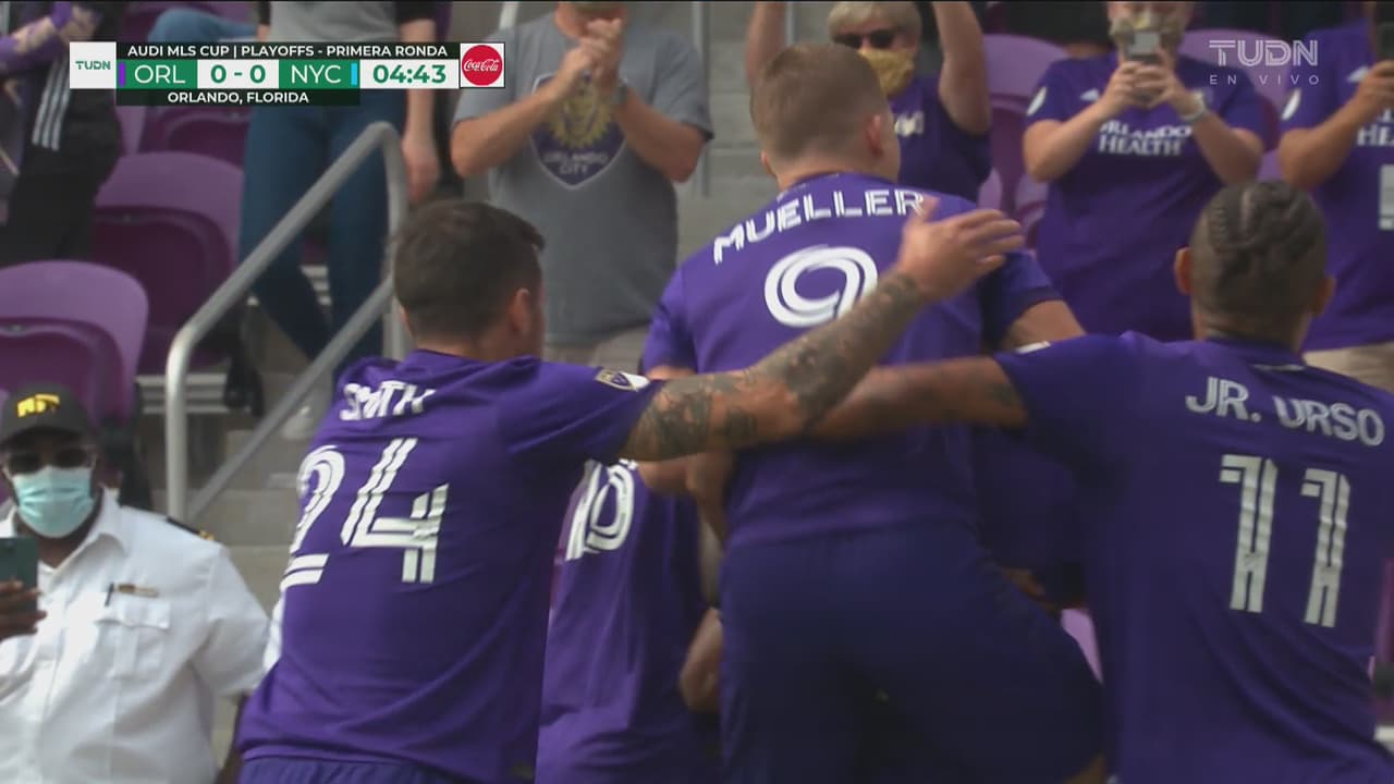 ¡Gol tempranero! Nani aprovecha un penal para el 1-0 de Orlando City