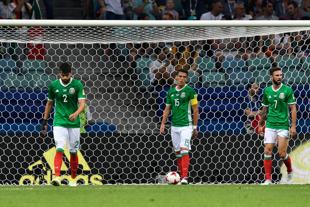 México veía pasear el fantasma de su goleada contra Chile en la Copa América Centenario con un tempranero 2-0.